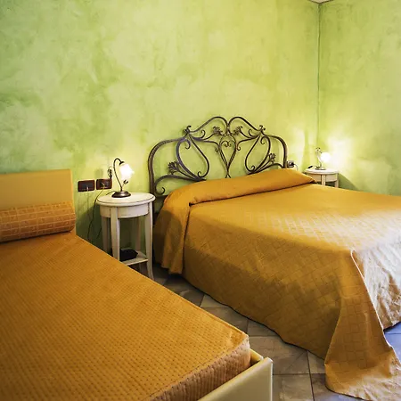 Casale Giulia Marina Di 3* לזינה